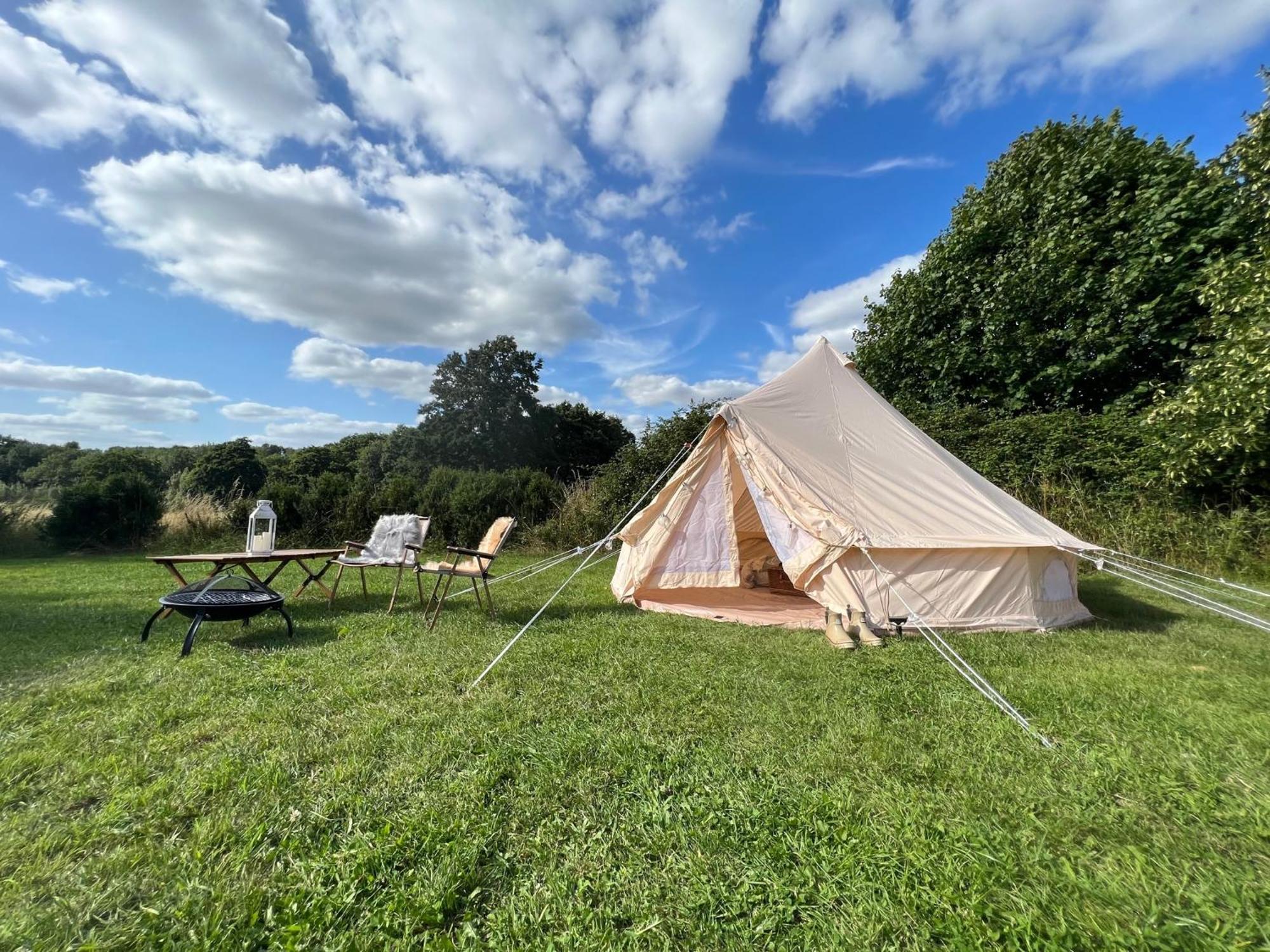 Bell Tent 4M Fossewold Farm Camping Moreton-in-Marsh ภายนอก รูปภาพ