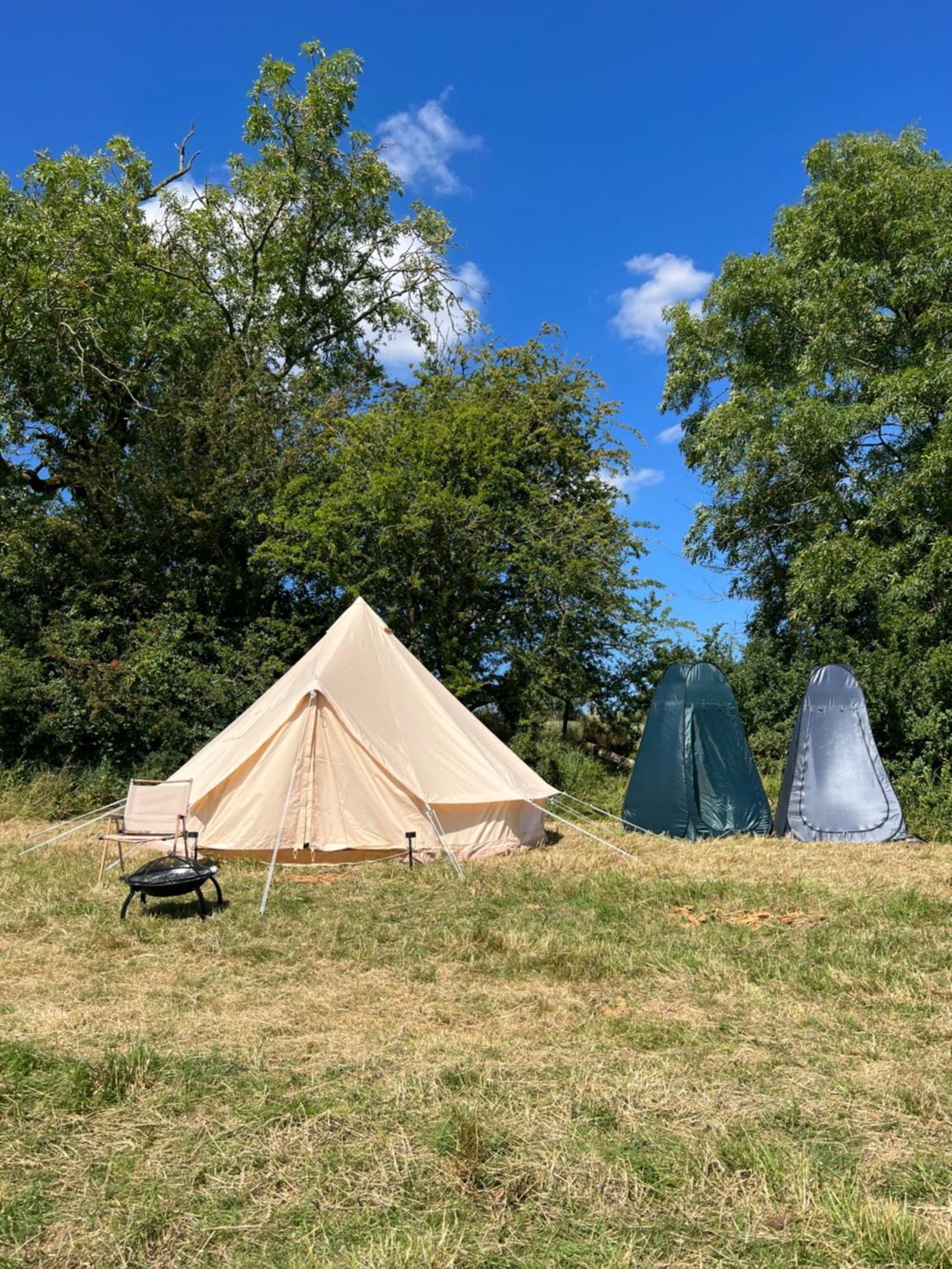 Bell Tent 4M Fossewold Farm Camping Moreton-in-Marsh ภายนอก รูปภาพ