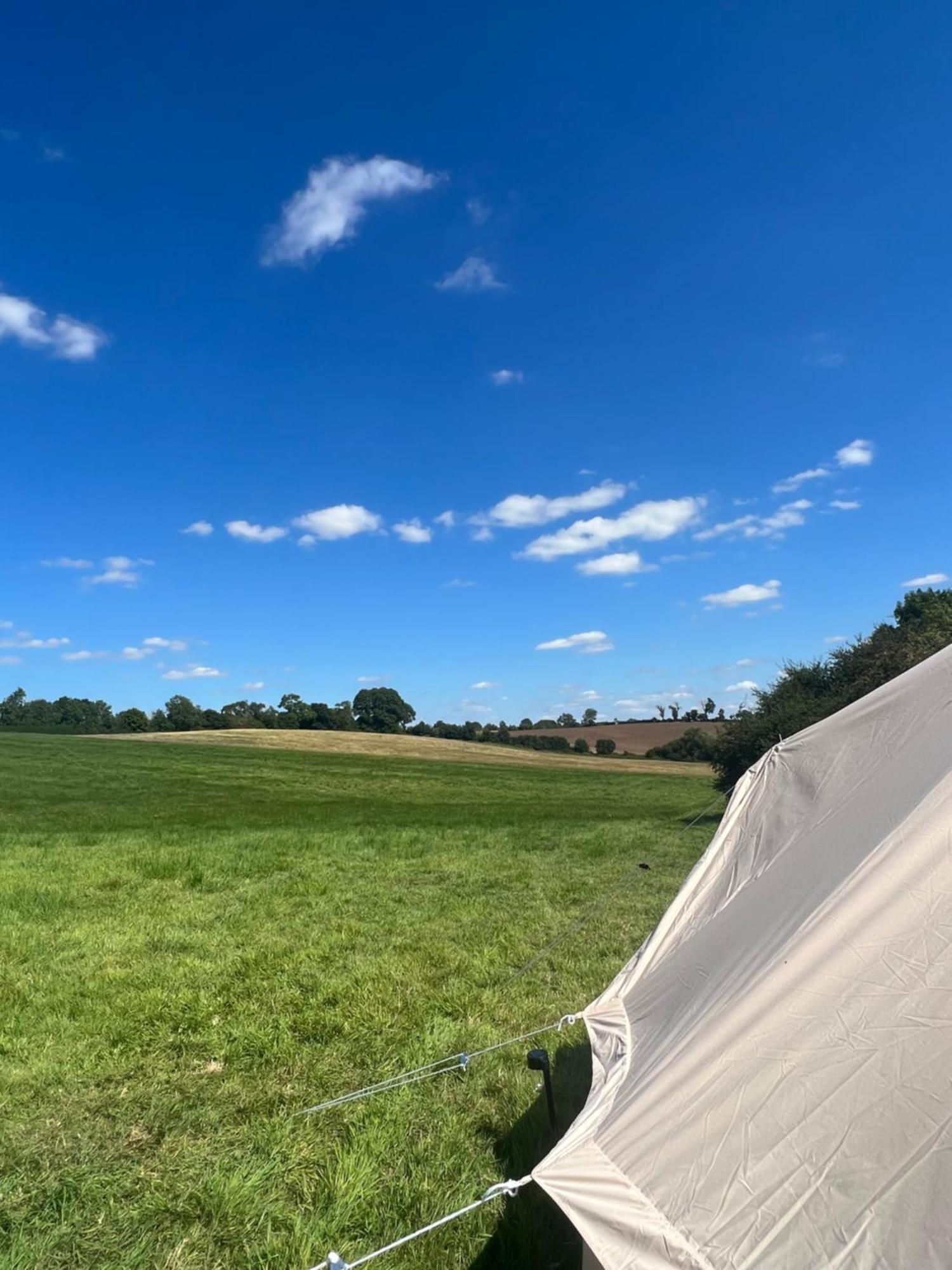Bell Tent 4M Fossewold Farm Camping Moreton-in-Marsh ภายนอก รูปภาพ