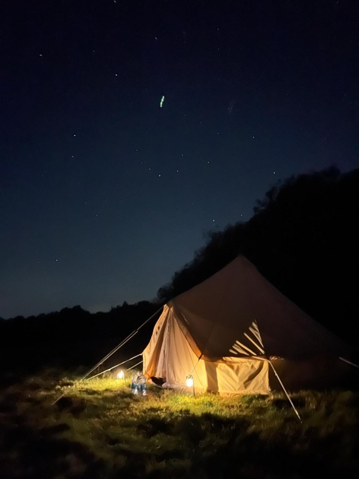 Bell Tent 4M Fossewold Farm Camping Moreton-in-Marsh ภายนอก รูปภาพ