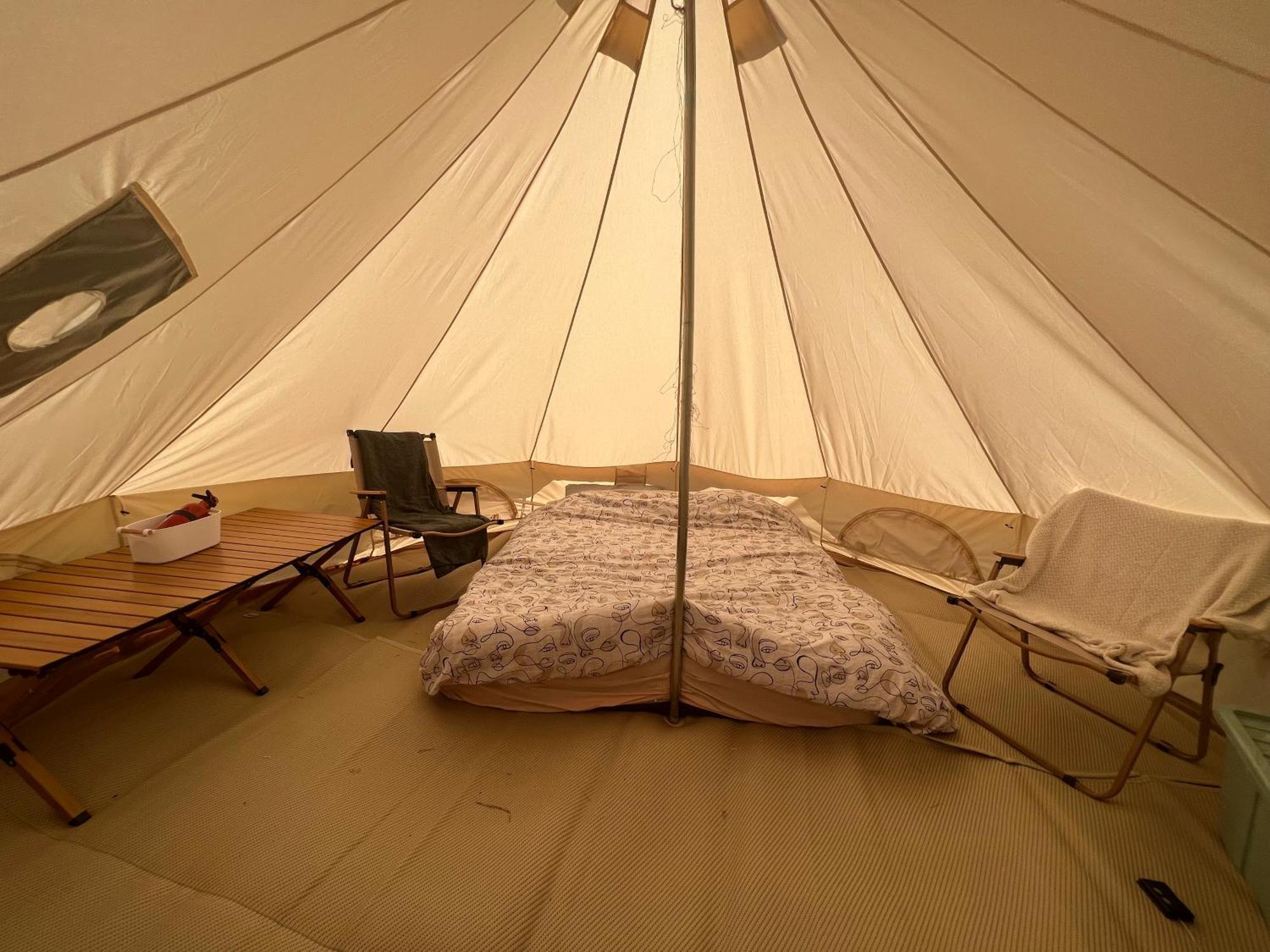 Bell Tent 4M Fossewold Farm Camping Moreton-in-Marsh ภายนอก รูปภาพ