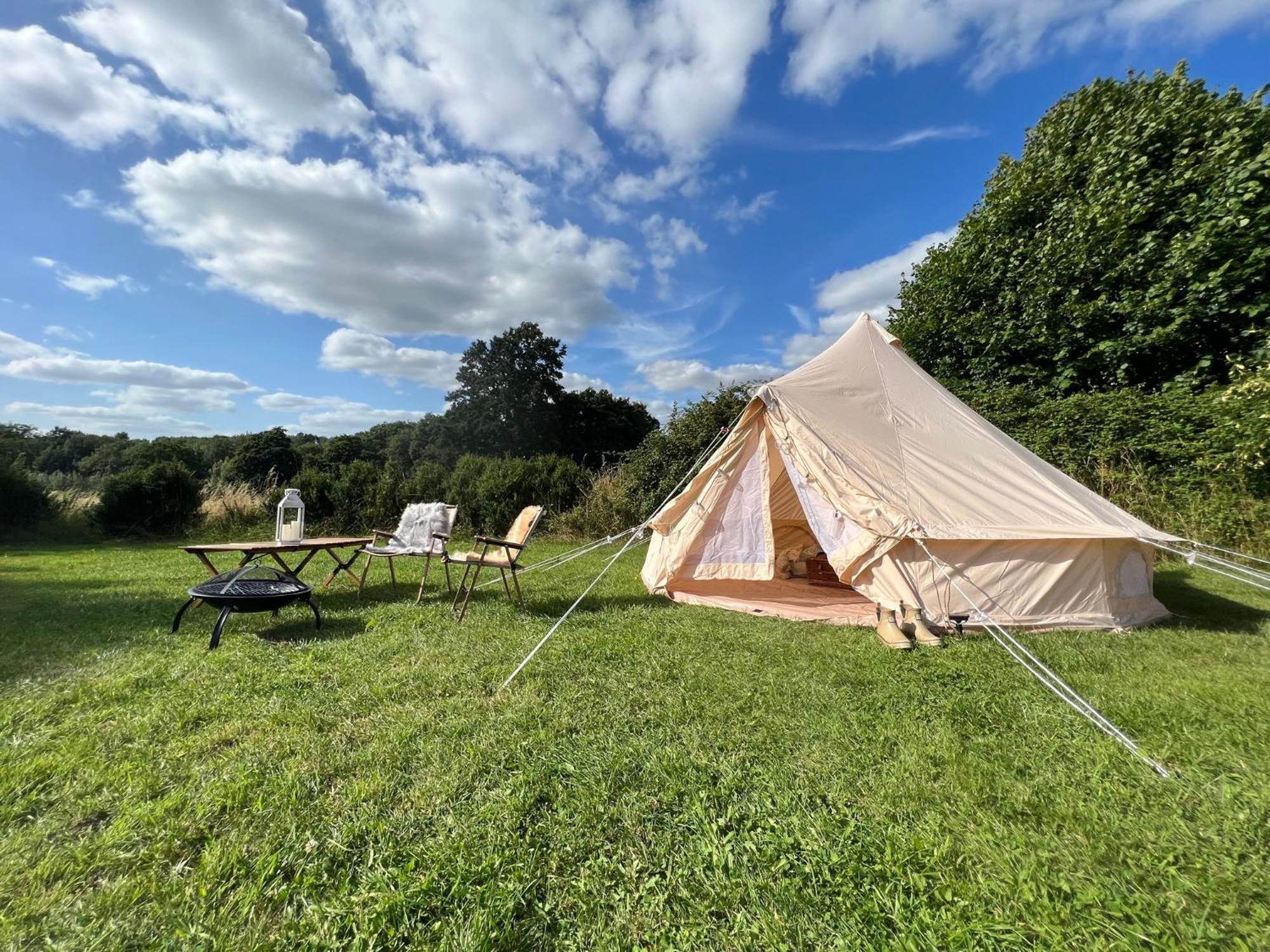 Bell Tent 4M Fossewold Farm Camping Moreton-in-Marsh ภายนอก รูปภาพ
