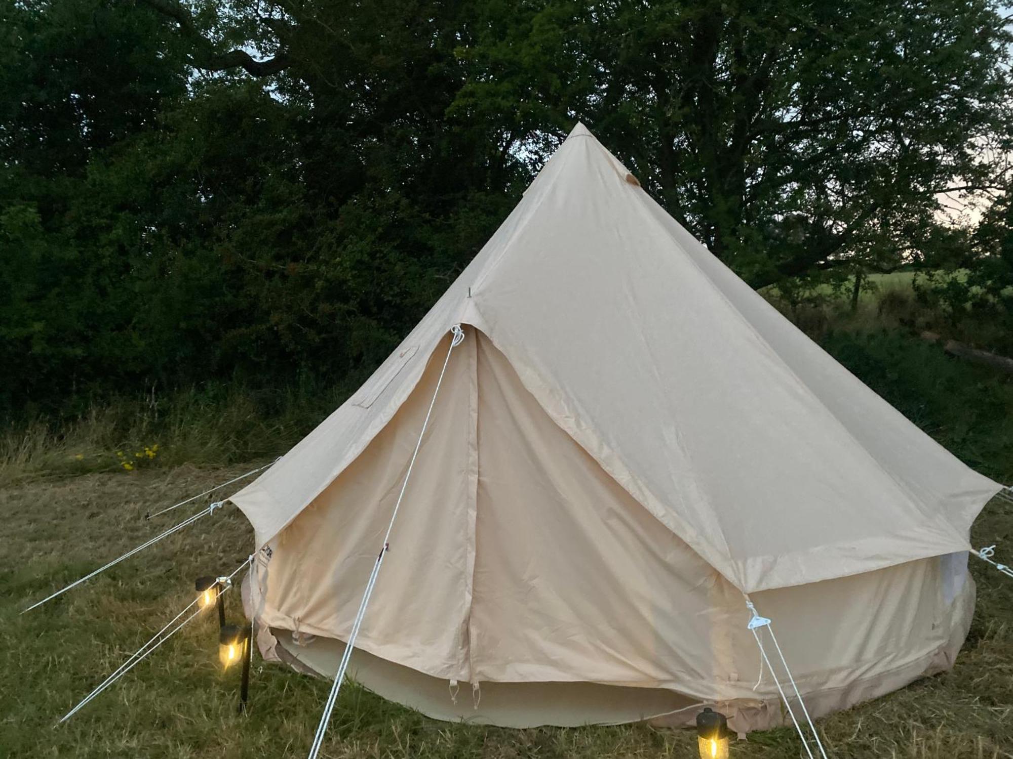Bell Tent 4M Fossewold Farm Camping Moreton-in-Marsh ภายนอก รูปภาพ